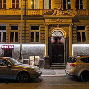 Clown And Bard Albergue Praga