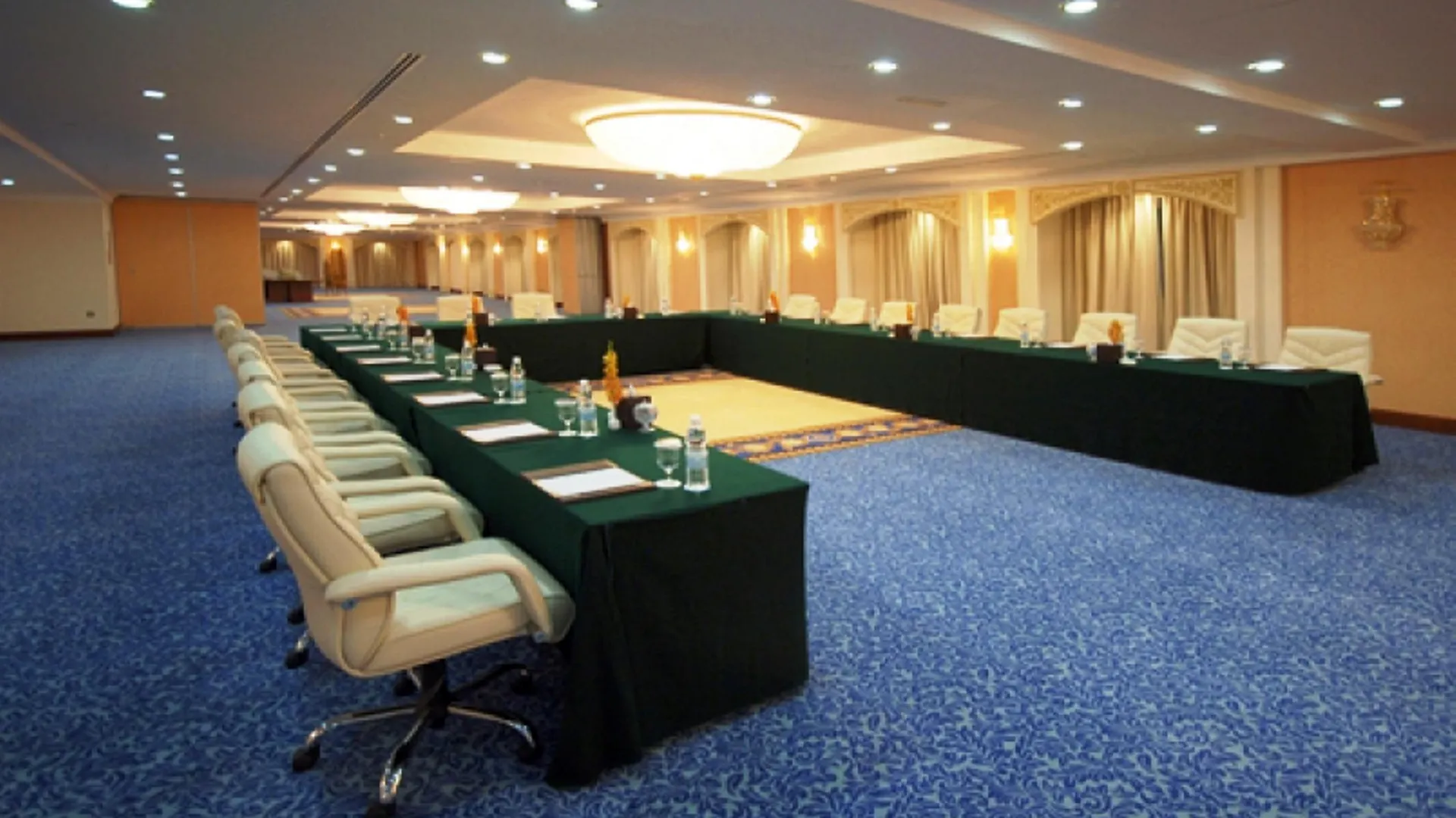 Grand Excelsior Hotel - Bur Dubaj 4*,  Spojené arabské emiráty